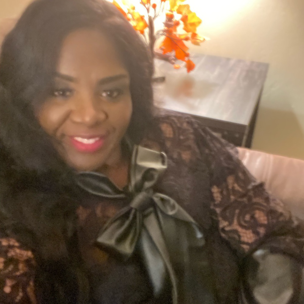 Meet your Posher, Crystal